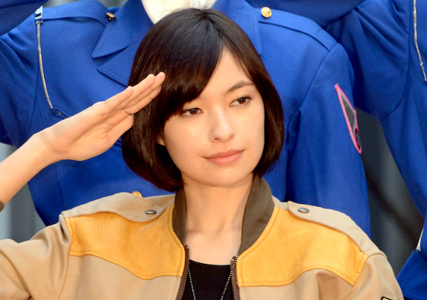 太田莉菜の娘ゆのんが話題！年齢や学校、モデル活動の全貌を徹底解説