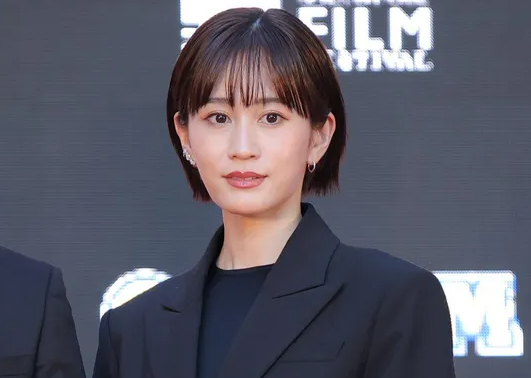 前田敦子の彼氏は誰？2025年現在のアパレル関係の新恋人と歴代彼氏を徹底解説